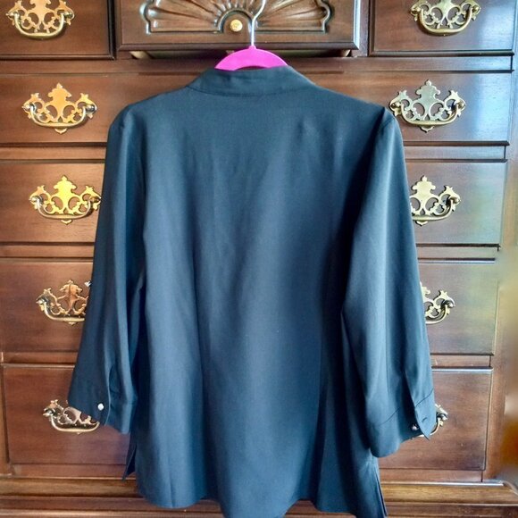 Kathy Che  Blouse  Women's Long Sleeve Roll Tab  BLACK Button Front V-Neck - Picture 3 of 12